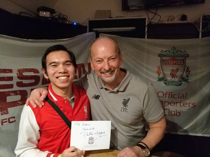 CEO Liverpool, Peter Moore (kanan), bersama kontribur BolaSport.com, Hardani Maulana, di Muenchen, Jerman, Selasa (12/3/2019). 