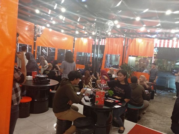 Cuma Rp99 Ribu Kamu Bisa Makan Sepuasnya di Restoran Korea Ini