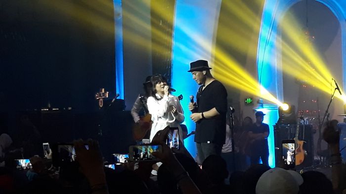 Brisia Jodie sukses berkolaborasi dengan Padi Reborn dalam gelaran After Hours Music GTV pada Jumat (22/3/2019) malam, di The Pallas, SCBD, Jakarta Selatan.