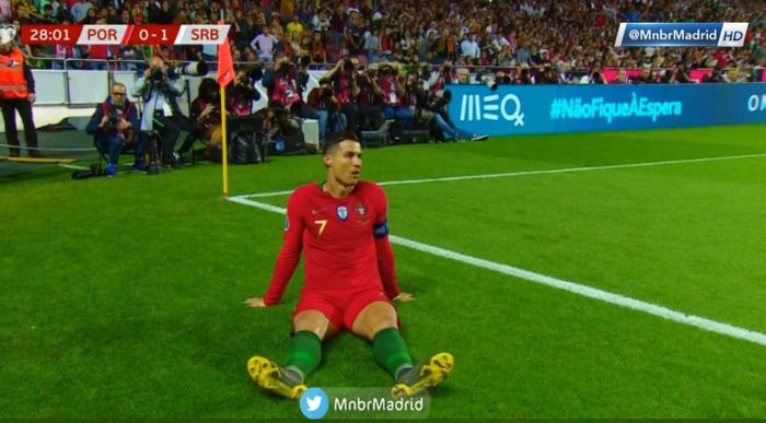 Ekspresi megabintang timnas Portugal, Cristiano Ronaldo, dalam laga Grup B Kualifikasi Piala Eropa 2020 melawan timnas Serbia di Estadio do Sport Lisboa e Benfica, Senin (25/3/2019).