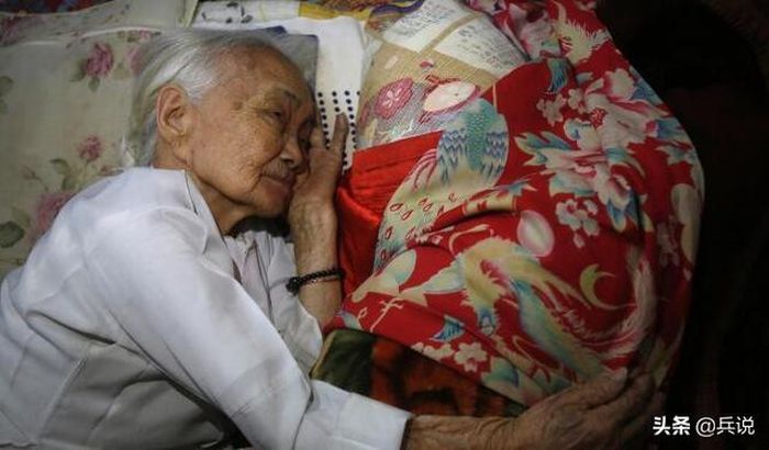 Kisah Pilu Nenek 94 Tahun yang Terbiasa Tidur Memegang Baju Tentara Jepang Sambil Menangis