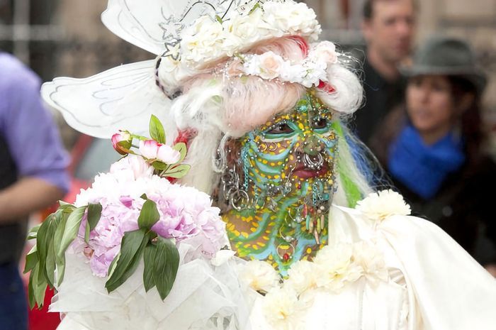 Elanie Davidson, sang Ratu Tindik