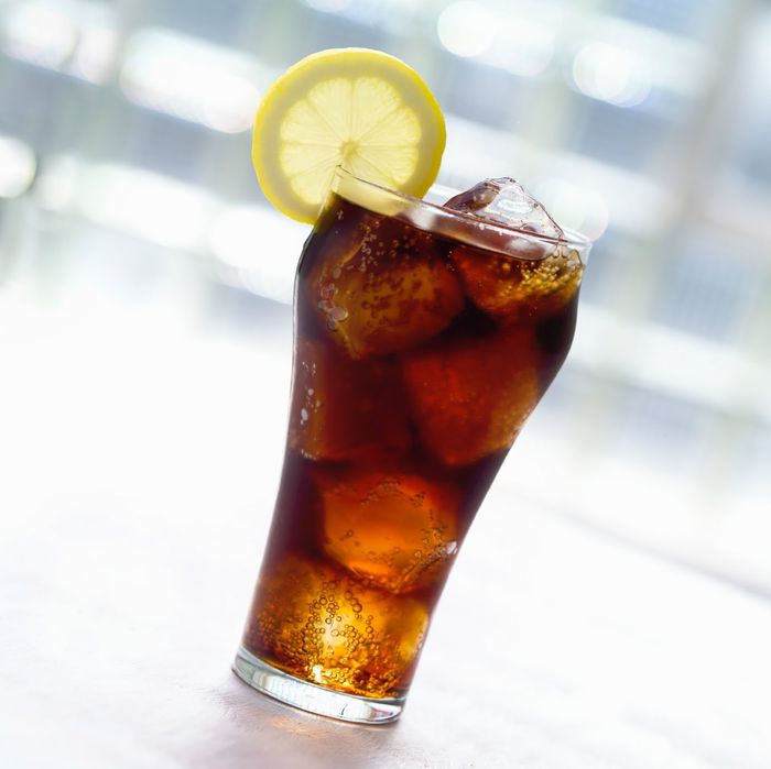 Cola atau minuman bersoda