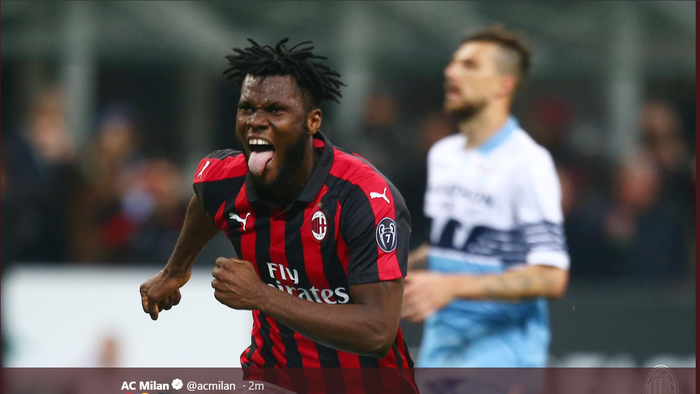 Gelandang AC Milan, Franck Kessie, merayakan gol yang dicetaknya pada laga melawan Lazio di pekan ke-32 Liga Italia, Sabtu (13/4/2019) di San Siro.