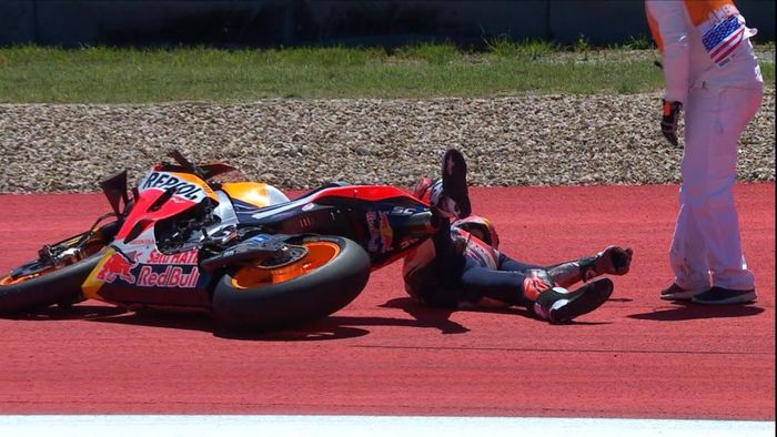 Marc Marquez terjatuh di tikungan 12 MotoGP Americas 2019, Senin (15/4/2019) WIB.