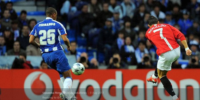 Cristiano Ronaldo mencetak gol untuk Manchester United saat melawan Porto pada babak perempat final Liga Champions di Estadio do Dragao, 16 April 2009.