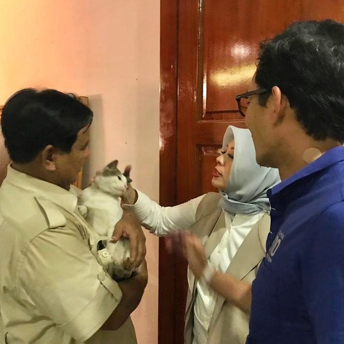 Bobby ikut Prabowo menjenguk Sandiaga yang sedang sakit 