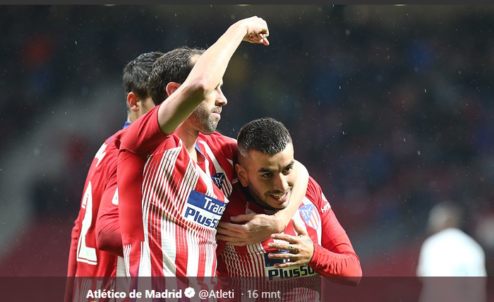 Atletico Madrid merayakan gol kemenangan 3-2 atas Valencia yang dicetak Angel Correa, Rabu (24/4/2019) di Wanda Metropolitano.