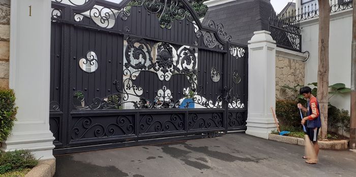 Rumah Andre Taulany di kawasan Bintaro Sektor 2, Tangerang Selatan, Jumat (26/4/2019)