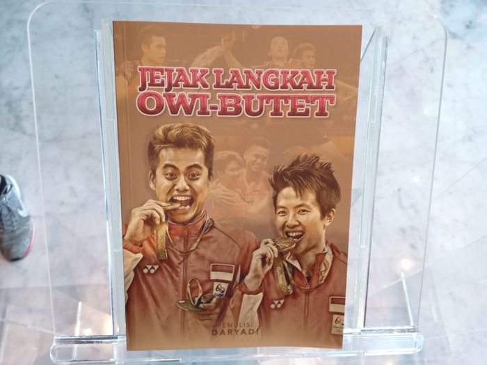 Buku jejak langkah Owi-Butet