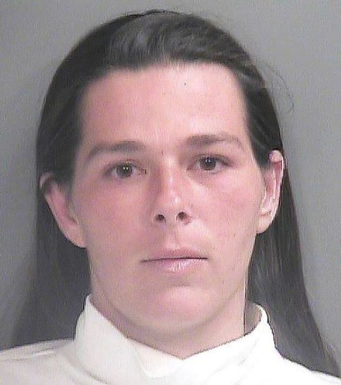 Pelaku Rebecca Llyod