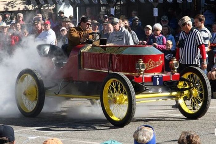 Mobil penemuan Francis Edgar Stanley