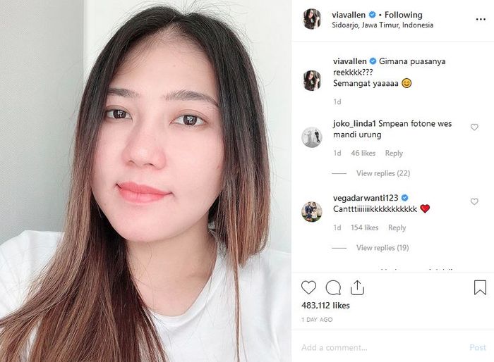Via Vallen tampil dengan wajah natural tanpa makeup