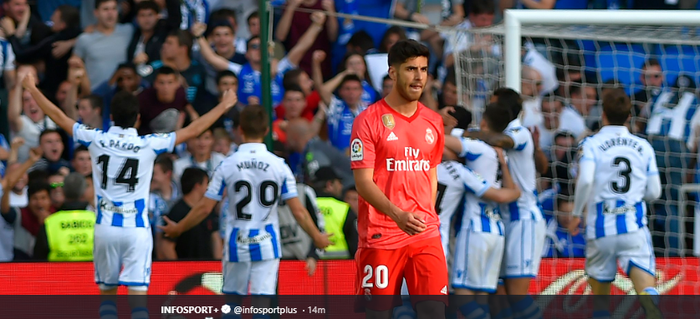 Marco Asensio berjalan lunglai setelah Real Madrid dibobol Real Sociedad pada laga pekan ke-37 Liga Spanyol di San Sebastian, 12 Mei 2019.