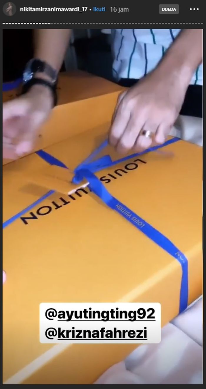 Hadiah untuk Arkana Mawardi dari Ayu Ting Ting