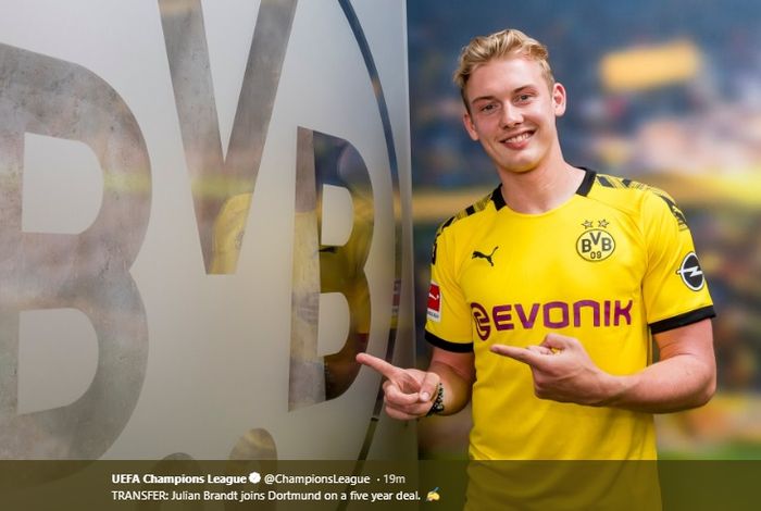 Gelandang Borussia Dortmund, Julian Brandt.