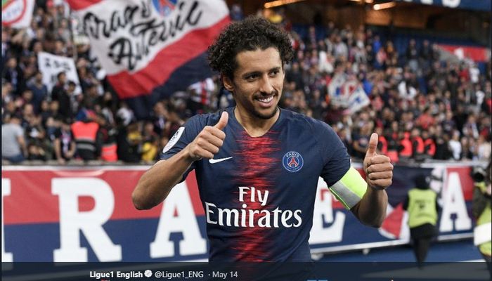 Bek tengah sekaligus kapten kedua Paris Saint-Germain, Marquinhos.