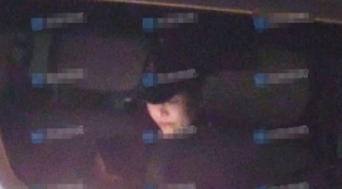 Darren Wang masuk ke hotel dengan wanita. 