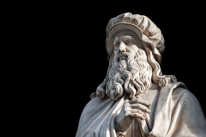 Patung Leonardo da Vinci.