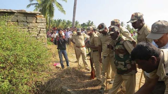 Seorang Pemuda Mendengar Tangisan dari Sumur 12 Meter dan Temukan Beruang Sloth yang Malang, Ini Video Penyelamatannya!