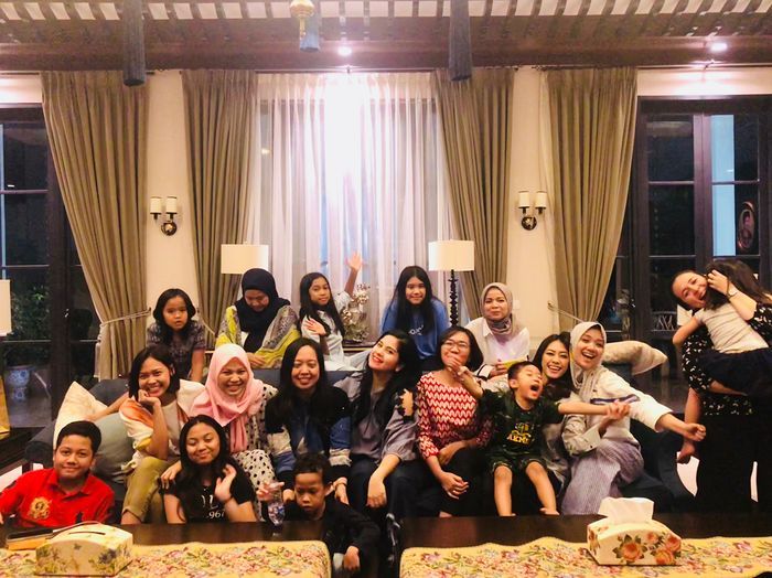 Ruang keluarga Annisa Pohan