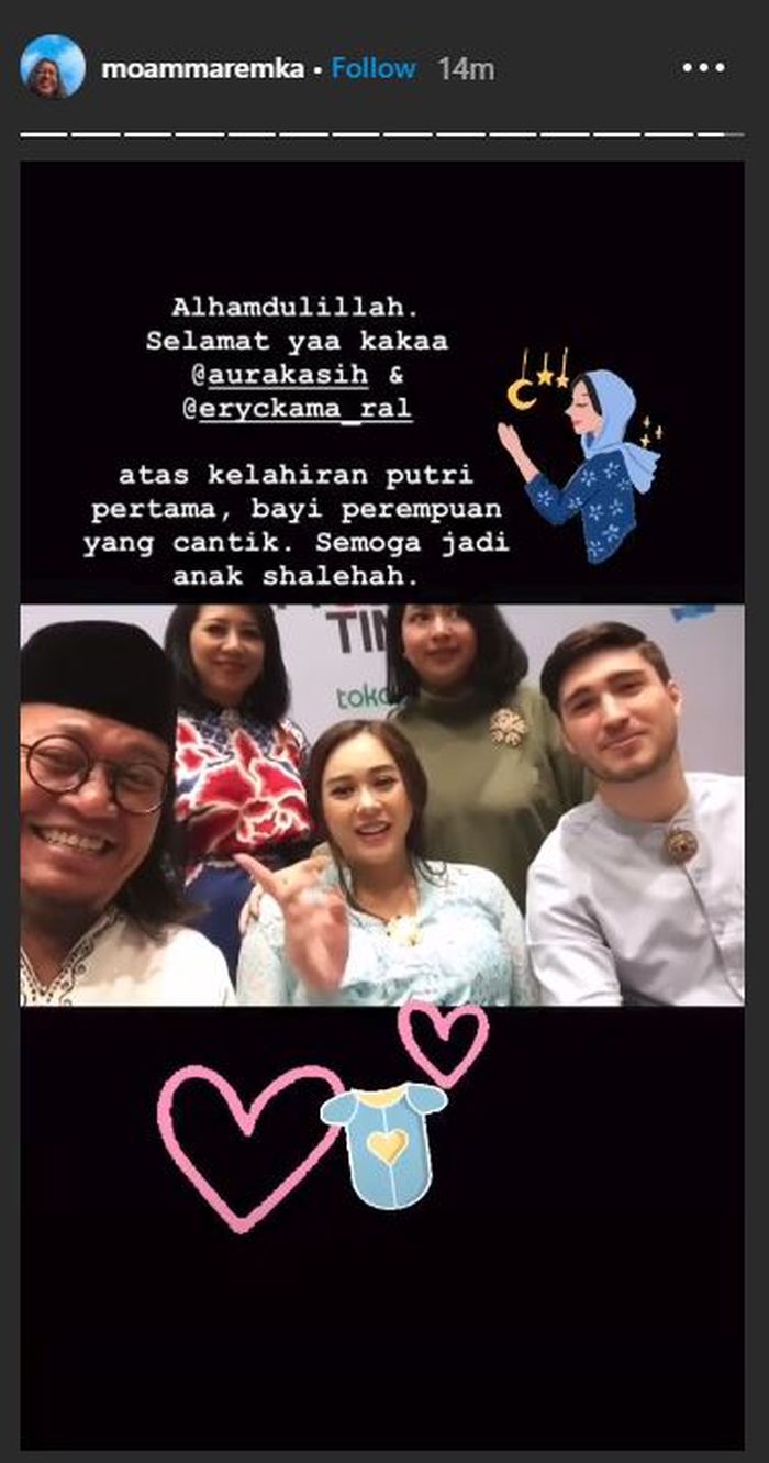 Sahabat Aura Kasih, Moammar Emka menyampaikan kabar Aura Kasih melahirkan.