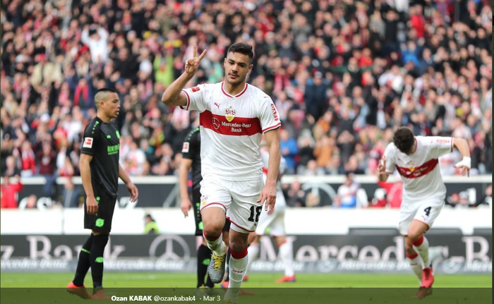 Ozan Kabak, bek Stuttgart yang kabarnya diminati Liverpool.