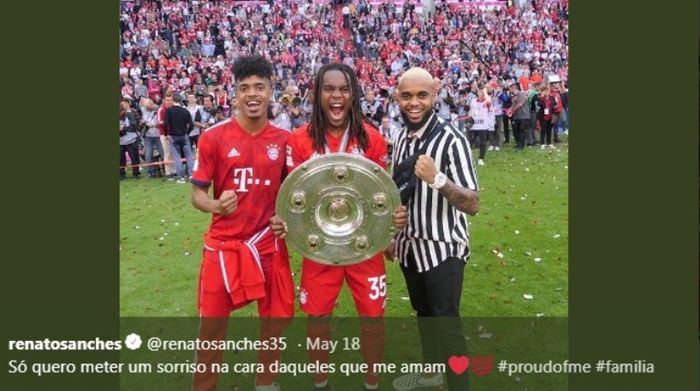 Renato Sanches merayakan juara Liga Jerman 2018-2019 bersama Bayern Muenchen.