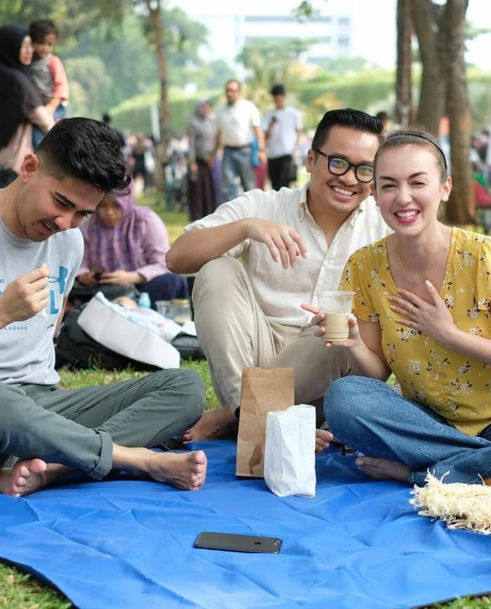 Sudah 9 Tahun Menikah dan Masih Asyik Berdua, Rianti Cartwright: Waktu Tuhan yang Terbaik!