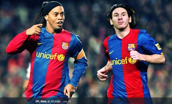 Ronaldinho saat masih bermain bersama Lionel Messi di FC Barcelona (2005-2008).