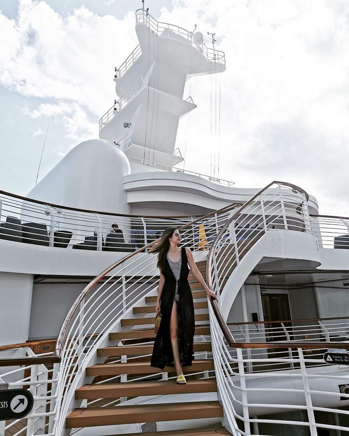 Style liburan Nia Ramadhani