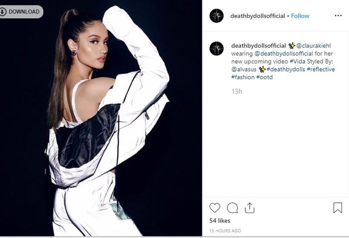 Cinta Laura dalam balutan busana dari Death By Dolls