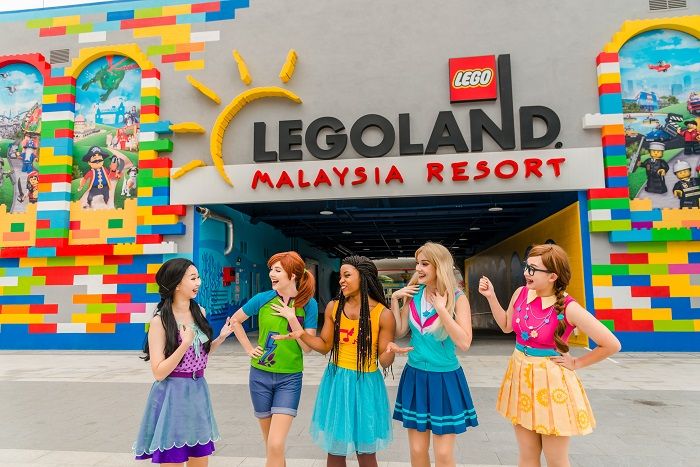 Para pemeran Lego Friends Live di Legoland Malaysia Resort