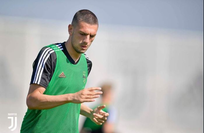 Bek anyar Juventus, Merih Demiral.