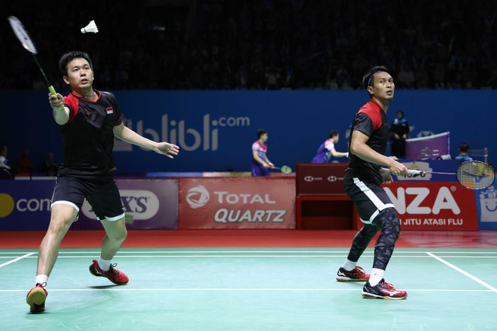 Pasangan ganda putra Indonesia, Mohammad Ahsan/Hendra Setiawan, bermain pada babak perempat final Indonesia Open 2019 di Lapangan 1, Istora Senayan, Jakarta, Jumat (19/7/2019).