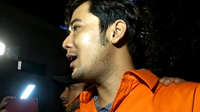 Kriss Hatta saat dibawa ke rutan Polda Metro Jaya, Jumat (26/7/2019) malam.