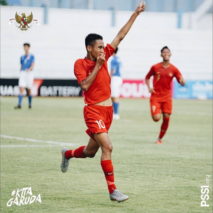 Gelandang timnas U-15 Indonesia, Marselino Ferdinan, berselebrasi usai mencetak gol ke gawang Singapura pada partai kedua Piala AFF U-15 2019, Senin (29/7/2019).