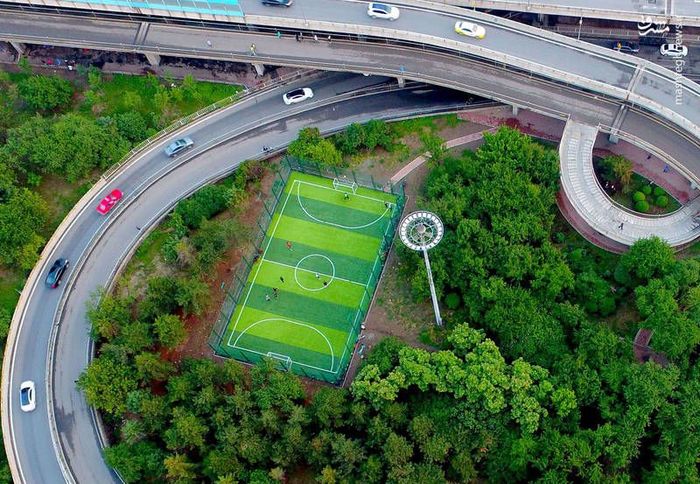 Lapangan bola di tempat yang nggak biasa
