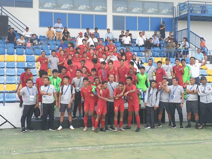 timnas U-15 Indonesia merayakan gelar peringkat ketiga di Piala AFF U-15 2019 yang berlangsung di Stadion IPE, Chonburi, Jumat (9/8/2019).