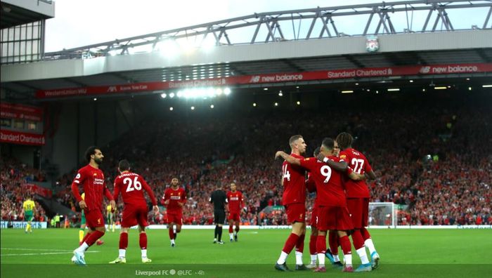 Para pemain Liverpool FC merayakan kemenangan atas Norwich City di Stadion Anfield, Sabtu (10/8/2019), dalam laga pekan pertama Liga Inggris musim 2019-2020.