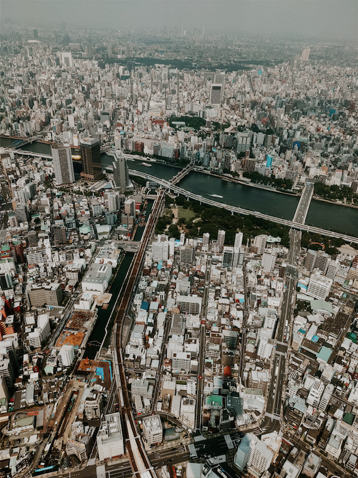 Lanskap kota Tokyo diambil menggunakan teknologi lensa Wide-angle OPPO Reno 10x Zoom. 
