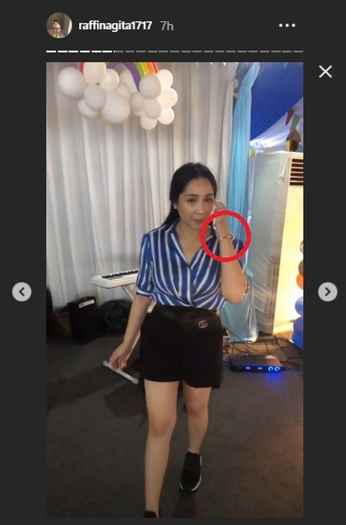 Nagita Slavina kenakan gelang seharga Rp 196,5 Juta di acara ulang tahun Rafathar.