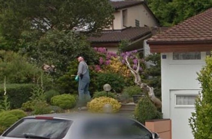 Kakeknya, Siegfried, meninggal pada tahun 2016