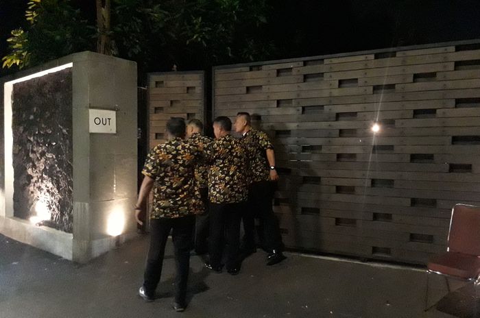 Penjagaan di Pernikahan Glenn Fredly dan Mutia Ayu yang digelar di Taman Kojoe, kawasan Ampera, Jakarta Selatan pada Senin (19/8/2019).
