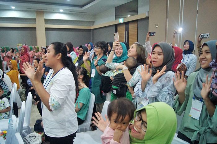 Antusiasme Moms di Jakarta mengikuti parent session #MenjagaKasihIbu bersama Asifit dan Nakita.id