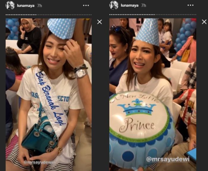 Ayu Dewi dapat kejutan baby shower