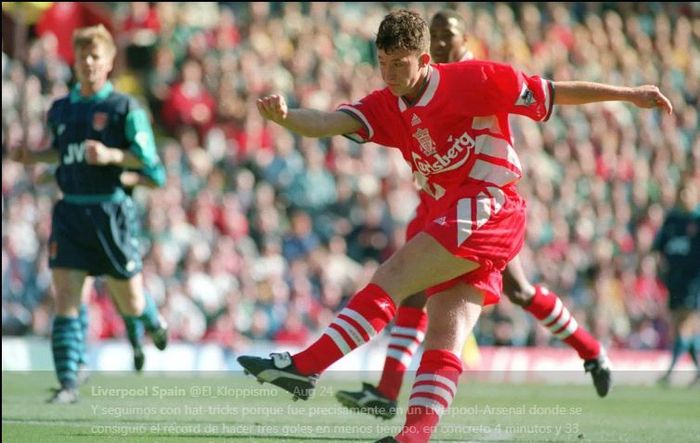 Robbie Fowler saat memperkuat Liverpool musim 1994-1995.