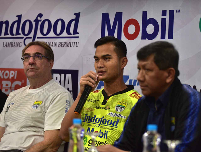 Perkenalan kiper baru, Dhika Bayangkara, dalam sesi konferensi pers Persib Bandung di Grha Persib, Selasa (27/8/2019).