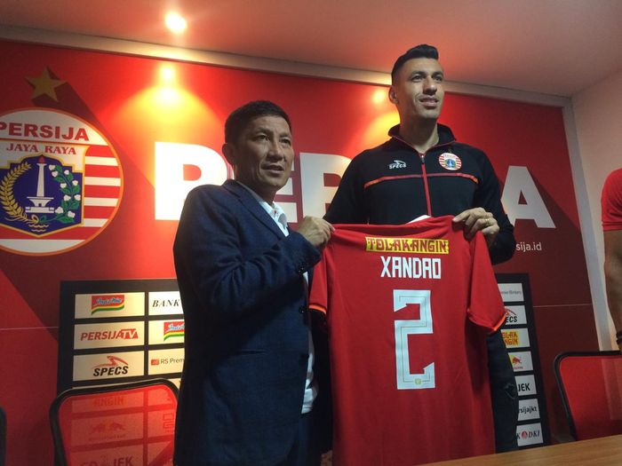 CEO Persija Jakarta, Ferry Paulus, bersama Alexandre Luiz Reame (Xandao) di Kantor Persija, Kuningan, Jakarta Selatan, Jumat (30/8/2019)