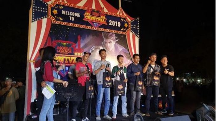 Kemeriahan acara Mobile Legends: Bang Bang (MLBB) Indonesia Carnival 2019.